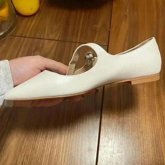 Stuart Weitzman Pearl Ring Pointed Toe Mary Jane Flat White Women’s 5.5 $450 - Picture 2 of 6